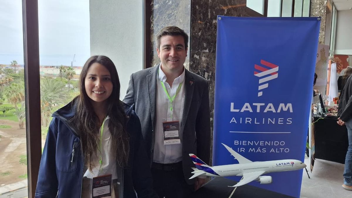 María Jesús Salas y Francisco Aguayo de Latam Airlines en el 42° Congreso Achet 2026.