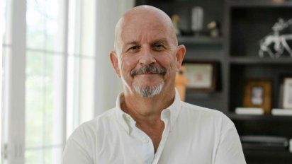 Toni Chaves, presidente de AHRM, confía en que a la brevedad el gobierno federal habilitará la vacuna para los trabajadores del turismo del Caribe mexicano.