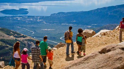 El verano en Bariloche propone actividades muy divertidas para compartir con los niños. El verano en Bariloche propone actividades muy divertidas para compartir con los niños.