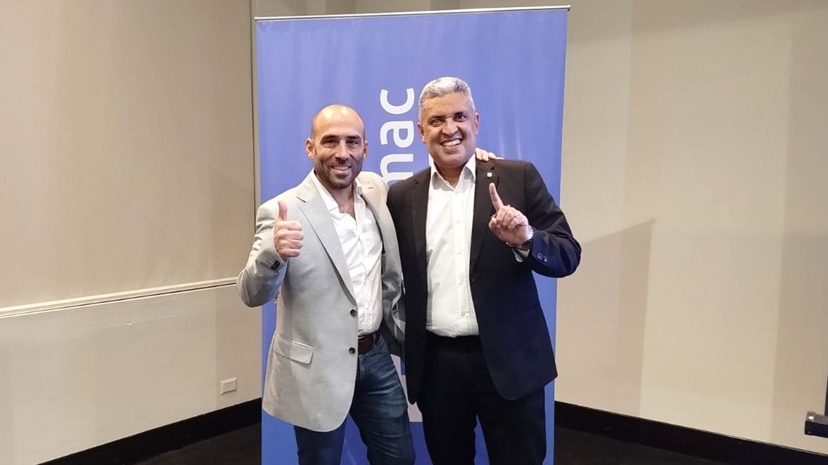 Mat&iacute;as Duek y Eduardo Aoki celebrando la alianza estrat&eacute;gica entre ambas empresas.