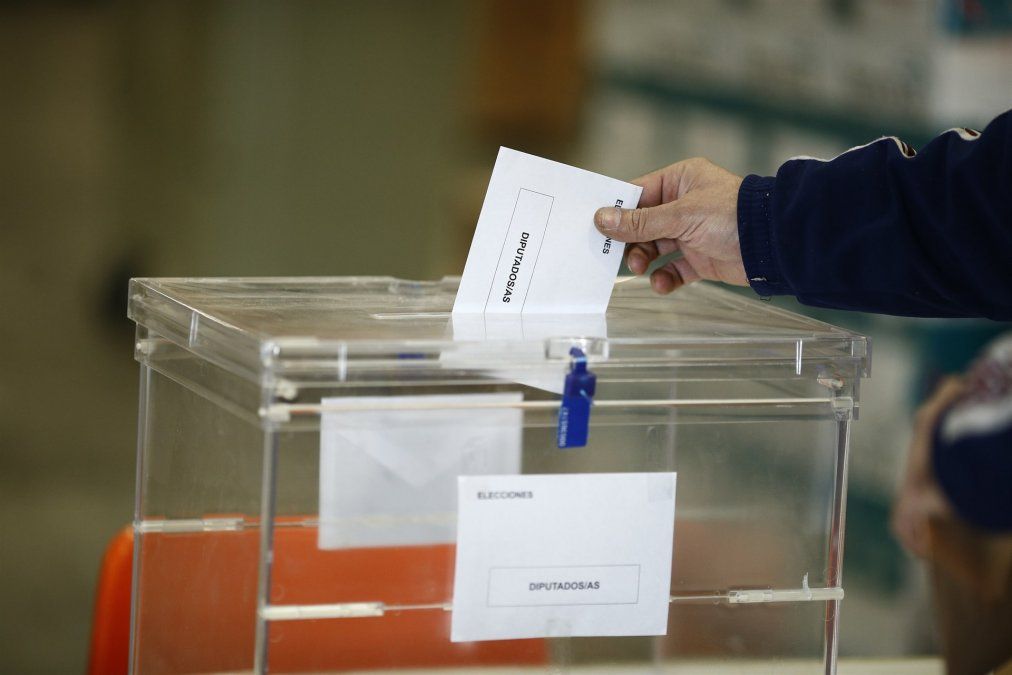 Urna electoral española en el año 2019