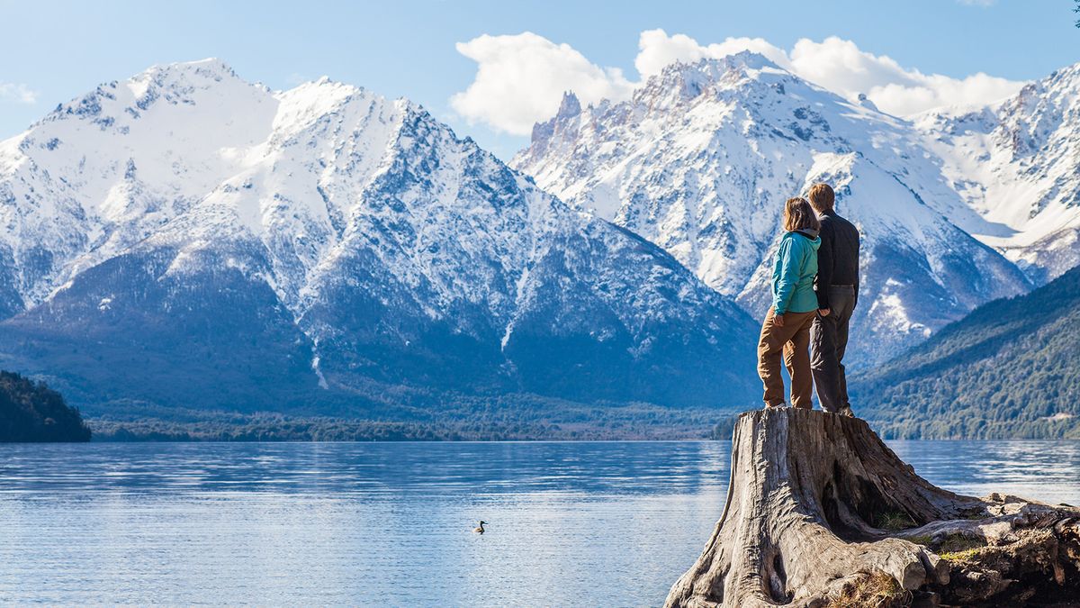 Volando Viajes ofrece un programa a Argentina que incluye a Bariloche, ciudad ubicada a orillas del lago Nahuel Huapi.