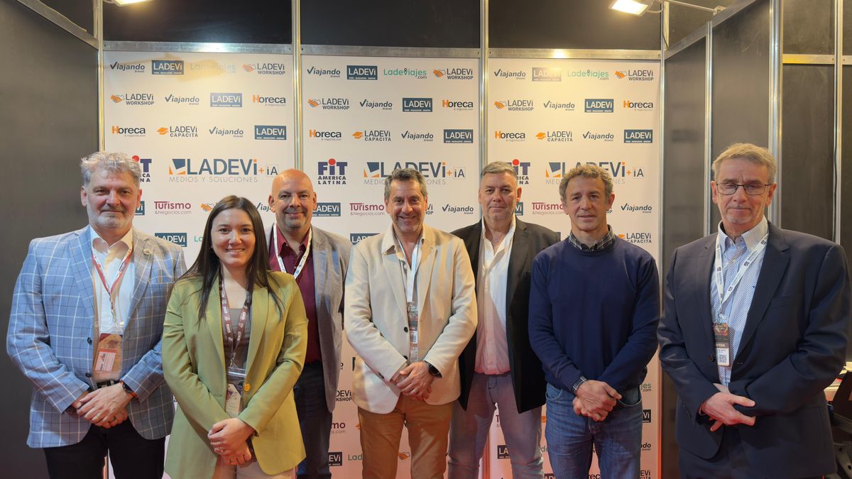 Juan Cabrera, Tren Solar a La Quebrada; Carol Da Rosa, Tren de Iguazú; Sergio Rojas, Revista Rieles; Pablo Daniel Epstein, Tren a las Nubes; Dario Ruben, Tren Patagónico; Alejandro Scaglia; Tren de la REpública de los NiñosClaudio da Sousa, Tren del Fin del Mundo. Juan Cabrera, Tren Solar a La Quebrada; Carol Da Rosa, Tren de Iguazú; Sergio Rojas, Revista Rieles; Pablo Daniel Epstein, Tren a las Nubes; Dario Ruben, Tren Patagónico; Alejandro Scaglia; Tren de la REpública de los NiñosClaudio da Sousa, Tren del Fin del Mundo.