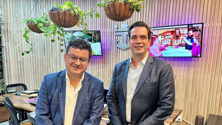 Bert Hernández, vicepresidente senior internacional en Royal Caribbean International; y Alberto Muñoz, vicepresidente de Royal Caribbean para Latinoamérica y el Caribe.
