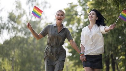 Pareja del colectivo LGBT durante sus vacaciones.