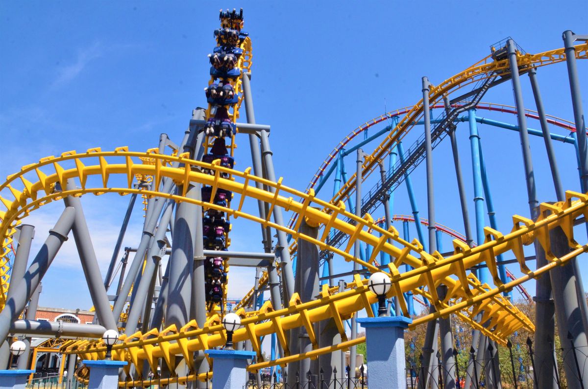 Vive la adrenalina al máximo en estos juegos extremos de Six Flags inspirados en superhéroes.