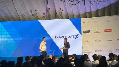 Pedro Cámara, CEO de TravelGate, entrevistado por Christian Kremmers, el anfitrión del evento.