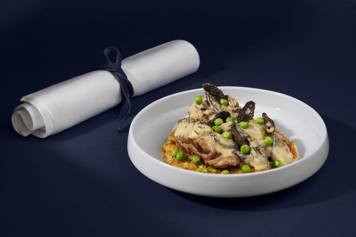 Air France presenta nuevos platos creados por el chef Régis Marcon. 