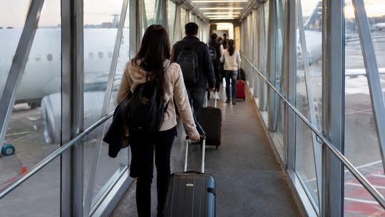 España recibió 12,3 millones de turistas internacionales en agosto