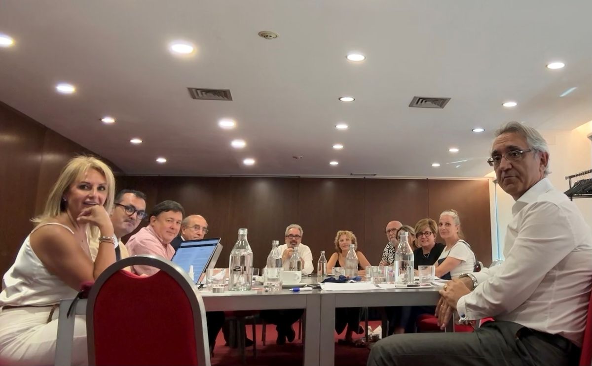 Imagen de la reunión celebrada en Castellón, en la que se han aproximado las posturas entre sindicatos y patronales para acercar el acuerdo del nuevo convenio colectivo.