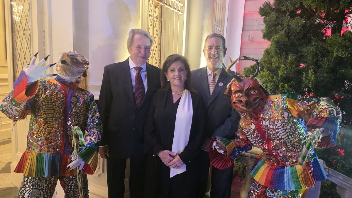  José Koechlin, presidente de Canatur; Maritza Montero, presidenta del comité organizador del Perú Travel Mart; y Ricardo Baraybar, Subdirector de Promoción del Turismo Receptivo.