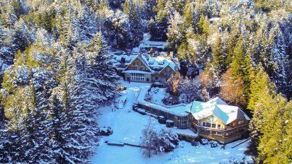 Estas vacaciones de invierno te mostramos 3 alojamientos en Bariloche con una vista imperdible al Nahuel Huapi .