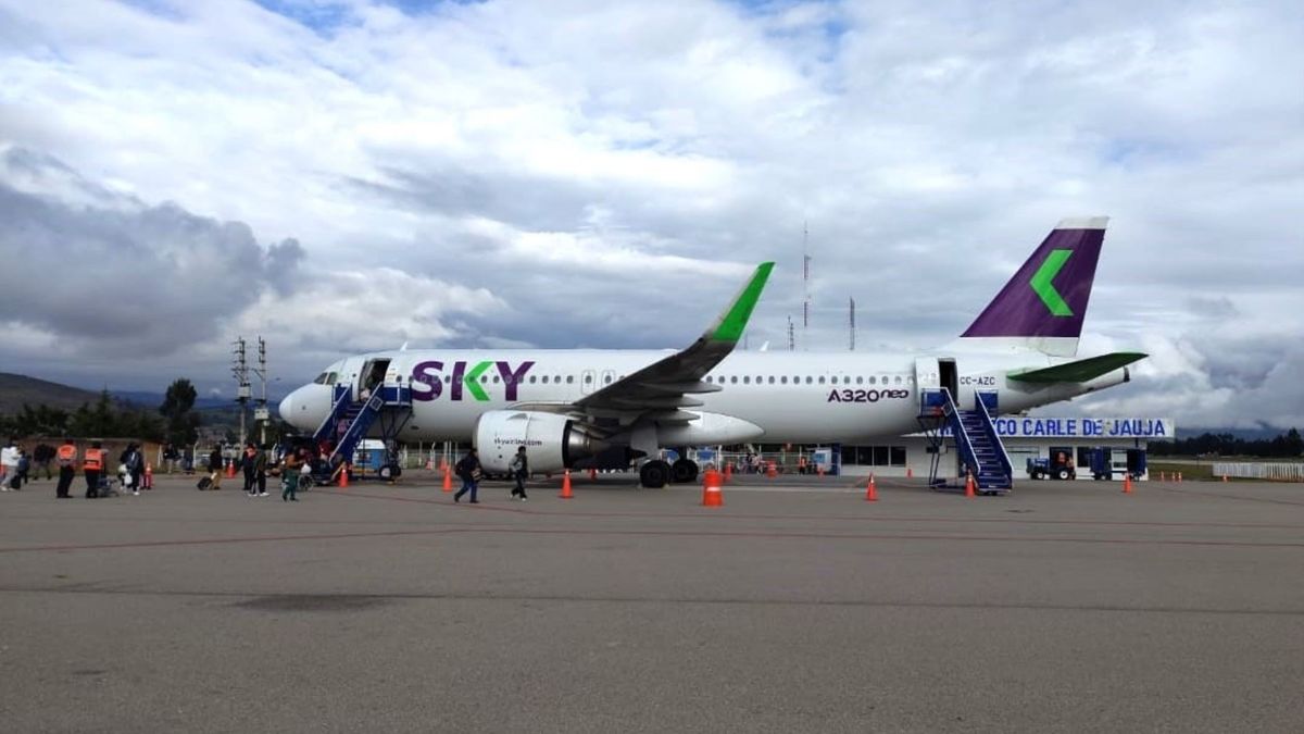 El aeropuerto de Jauja estuvo cerrado en diciembre del año pasado por mantenimiento de pistas. - Ladevi Medios y Soluciones El aeropuerto de Jauja estuvo cerrado en diciembre del año pasado por mantenimiento de pistas.