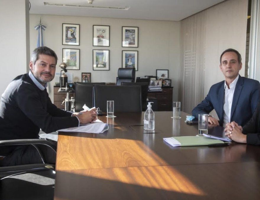 El ministro Lammens recibió a Javier Macías, gerente Comercial de Latam Airlines en Argentina.