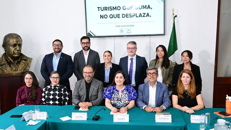 Miembros de la Comisión de Turismo del Congreso de la Ciudad de México se reunieron para conversar sobre la gentrificación y el turismo.