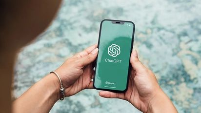 Expedia y Booking.com lanzan sus propias apps dentro de ChatGPT: así será el futuro de los viajes con IA