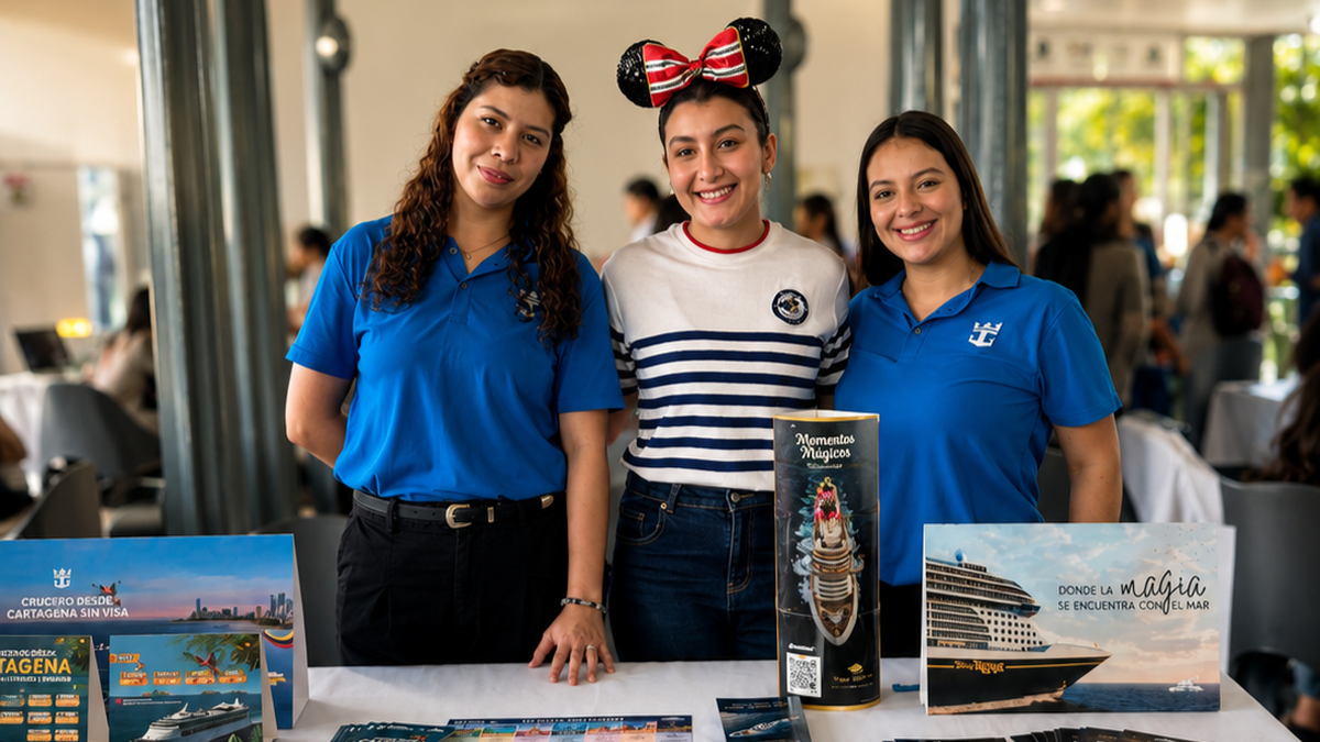 Anette Mena, Camila Rojas y Paula Gómez de Deluxe Travel, representantes de Royal Caribbean y Disney Cruise Line en el marco de Ladevi Workshop Medellín 2026-1.