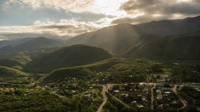 Los pueblitos vecinos de Catamarca escondidos entre paisajes de sierras y cascadas