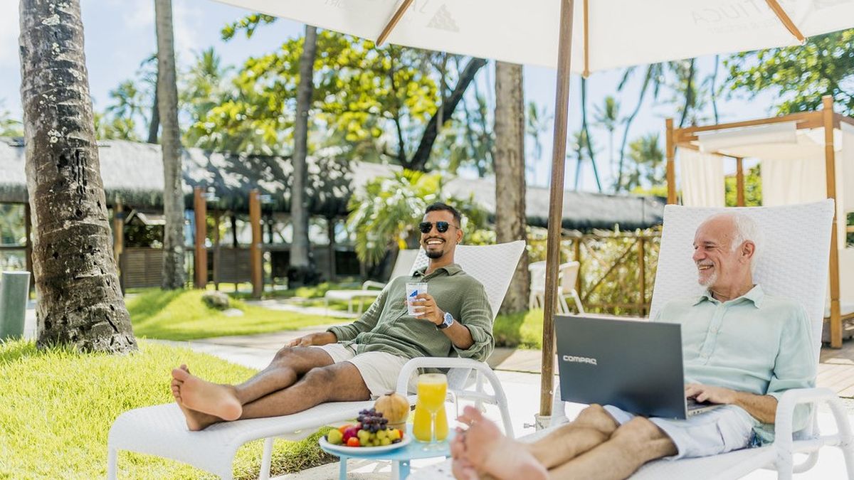 La campaña de Embratur busca atraer a nómadas digitales mostrando la diversidad cultural, natural y gastronómica de Brasil.