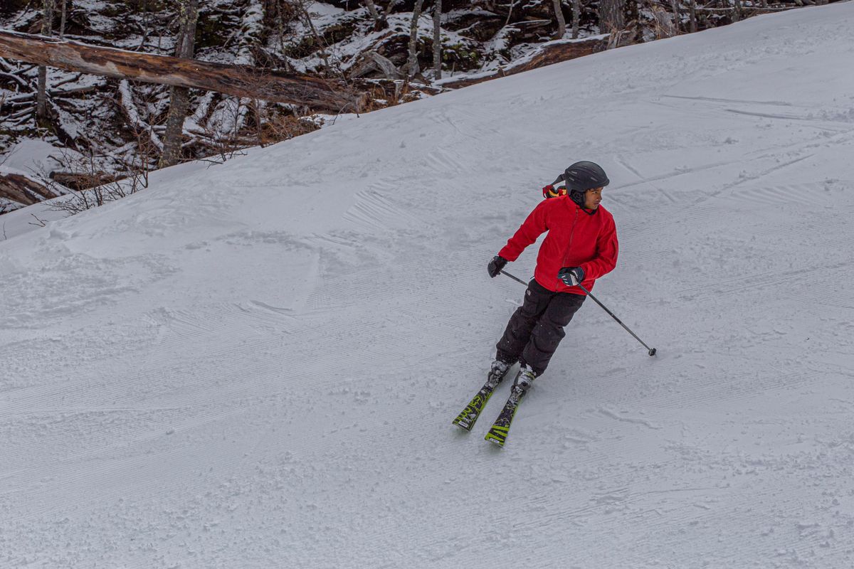 El alquiler de un equipo de esquí estándar en el Cerro Castor va desde los $44.800 por día.
