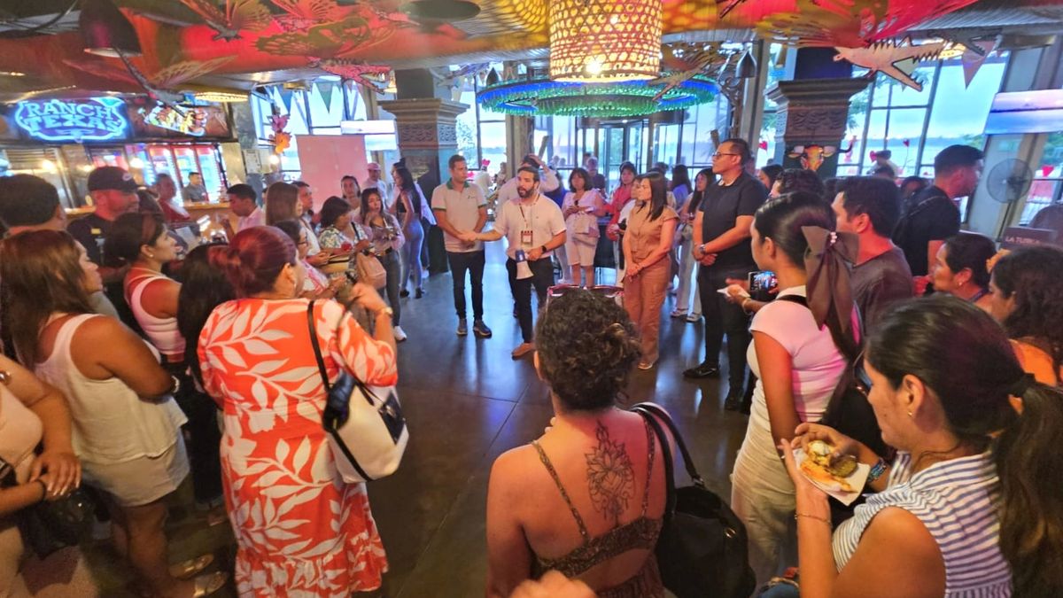Agencias disfrutaron de la carta ofrecida por el centro gastronómico Caimán del Río.