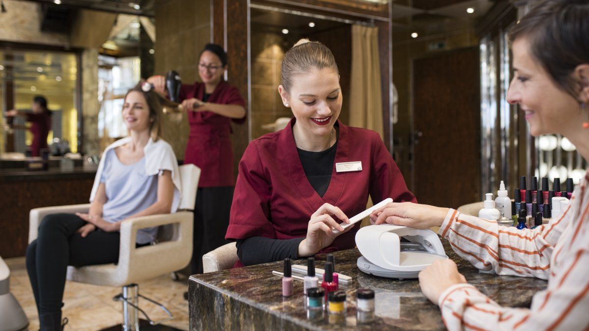 En los cruceros siempre se pagan propinas o tasas de servicio.