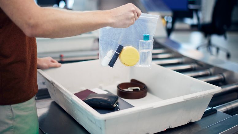 El DHS y la TSA de Estados Unidos estudian la eliminación de la restricción de líquidos en vuelos. Cuándo y cómo ocurriría.&nbsp;