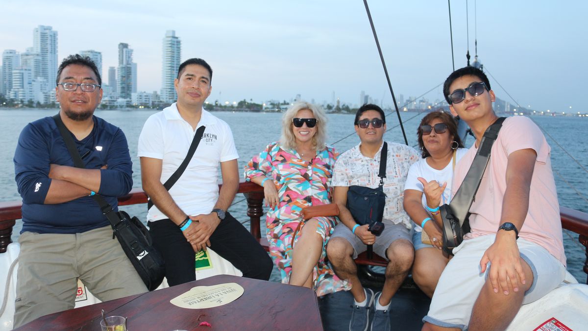 Agencias de viajes de diversas regiones compartieron una tarde en camaradería por la bahía de Cartagena.