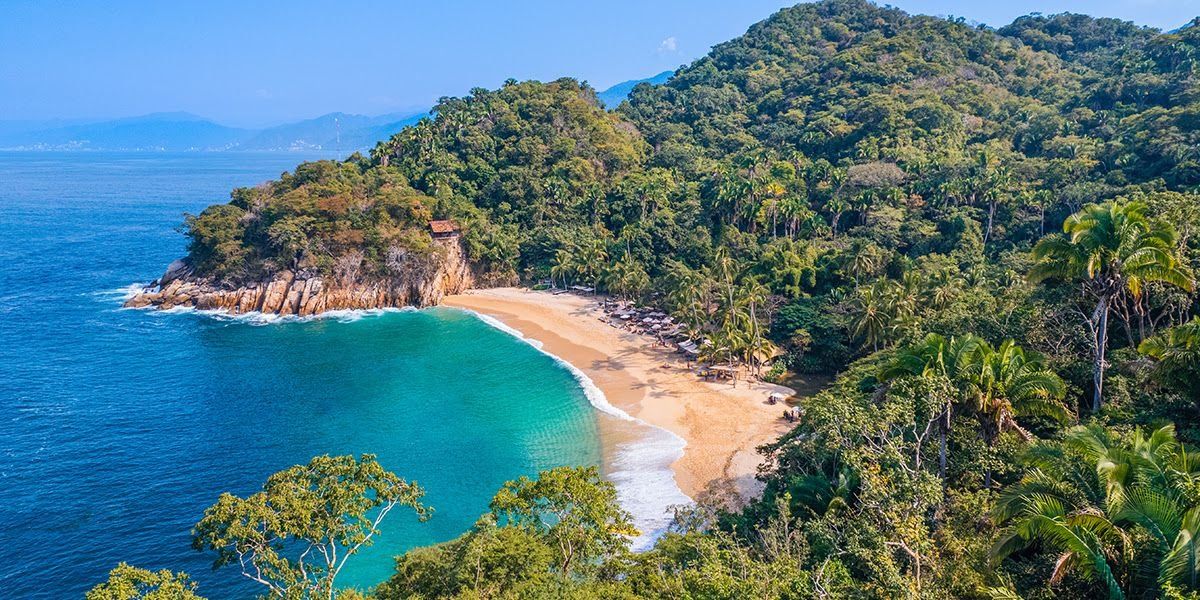  Puerto Vallarta ocupa el tercer puesto a nivel nacional en recepción de extranjeros vía aérea, detrás de Cancún y Ciudad de México.