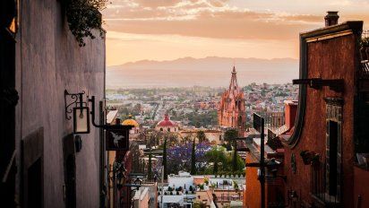 Los Trending Destinations de American Express Travel para 2024 te invitan a vivir unas vacaciones fuera de lo común en destinos como Porto Cervo, San Miguel de Allende y Udaipur.