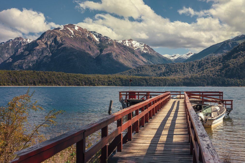 El Lago Menéndez de la Patagonia argentina se encuentra dentro del Parque Nacional Los Alerces de Chubut.