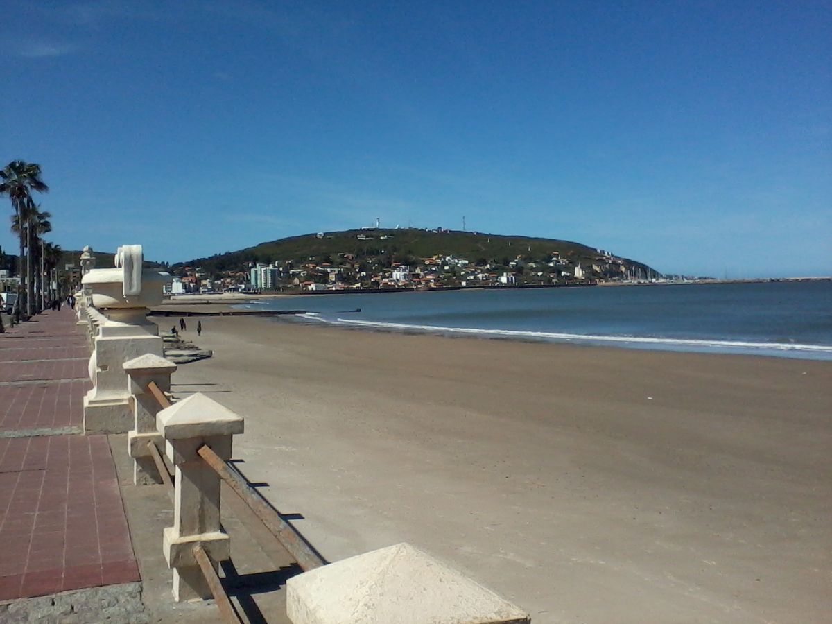 Extensas y con aguas cálidas las playas de Piriápolis tienen las características que los viajeros buscan en Uruguay.