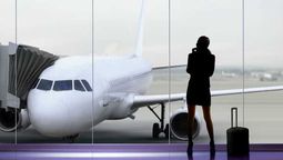 AFIP subió de 35% a 45% el cobro a cuenta de impuestos a Ganancias y Bienes Personales. ¿Cómo afectarán las nuevas restricciones al dólar turista?. &nbsp;