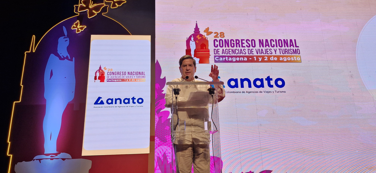 Juan Fernando Cristo, ministro del Interior.