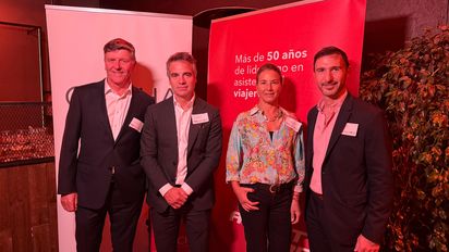 Sergio Purcell, gerente general Cocha; Carlos Stefani, CEO de Assist Card; Marcela Ventura, gerente de alianzas de Cocha, Daniel Escolá, country manager en Chile de Assist Card&nbsp;