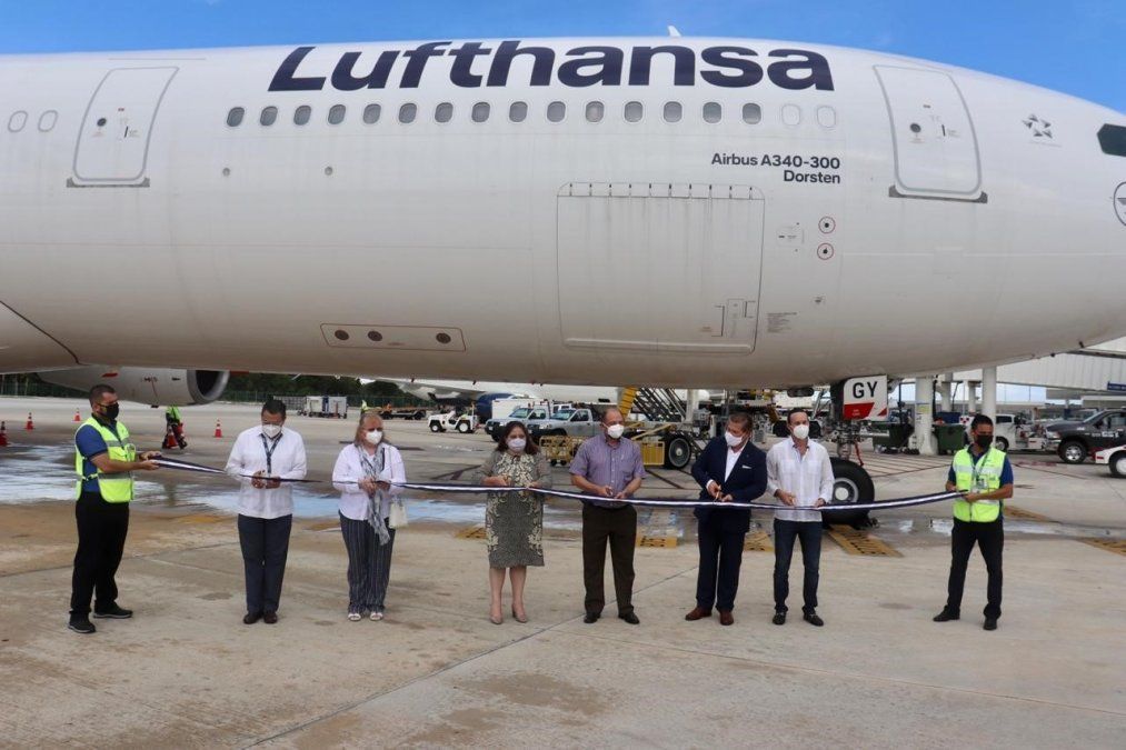 El vuelo de Lufthansa llegó al Caribe mexicano.