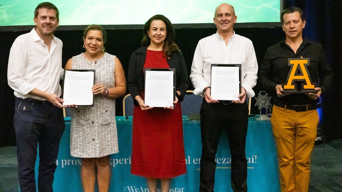 Iberostar concretó una alianza con la Universidad Anáhuac Cancún para crear una cátedra corporativa.