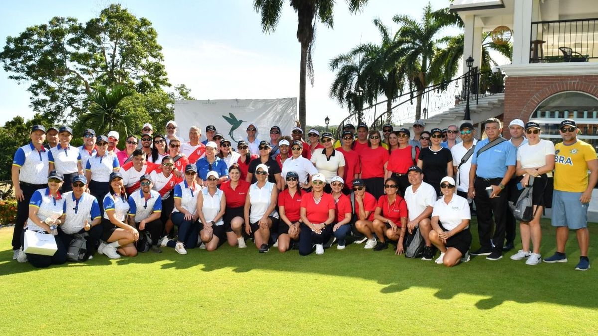 Todos los agentes de viajes que fueron protagonistas del 11° Torneo de Golf para Agentes de Viajes de América Latina de Sandals. Todos los agentes de viajes que fueron protagonistas del 11° Torneo de Golf para Agentes de Viajes de América Latina de Sandals.