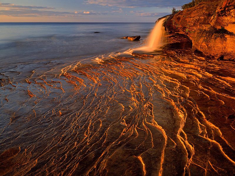 El fantasmal paisaje de Pictured Rocks, en Michigan.
