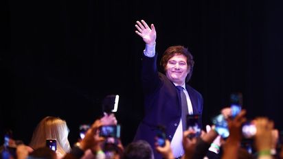 Javier Milei y las medidas que atacan al transporte aéreo