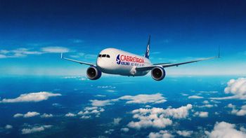 Avión de Cabreiroá Airlines, la aerolínea de la marca de agua gallega