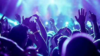 Vacaciones de invierno: ¿qué hacer de noche en Bariloche?