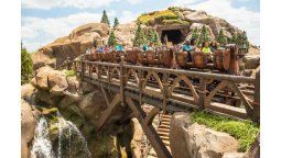 altText(Aventura en familia con los siete enanitos)}