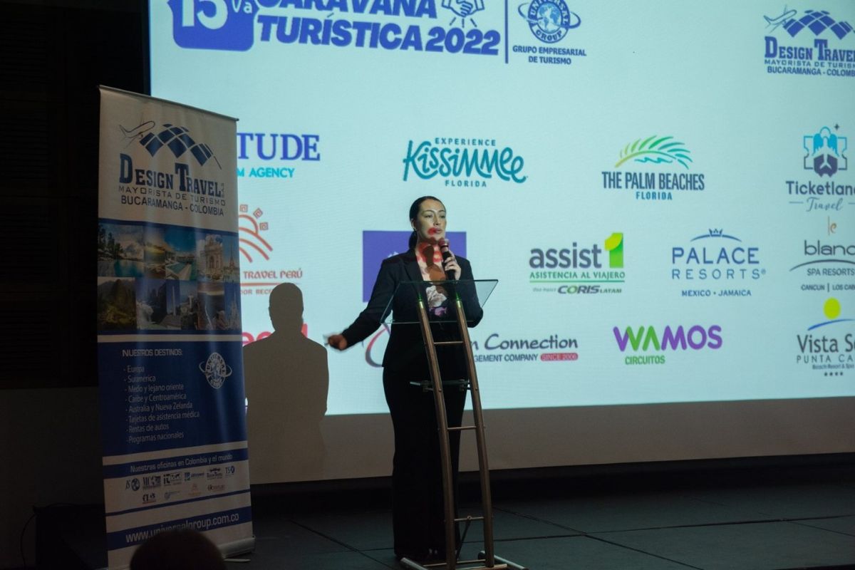 Caravana de promoción de Universal Group en Colombia.