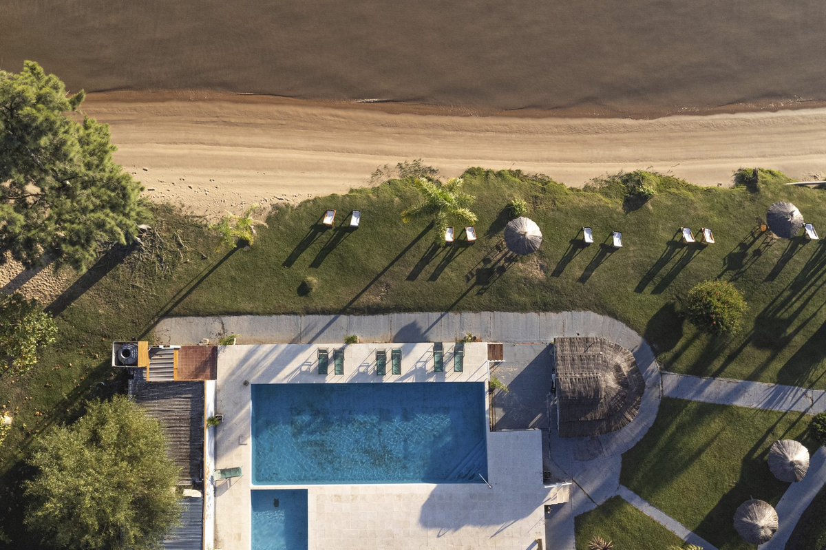 ¿Buscás una playa muy cerca de Buenos Aires para hacer frente al calor? Aquí 5 refrescantes opciones en Tigre con arena para pasar el día o un fin de semana.