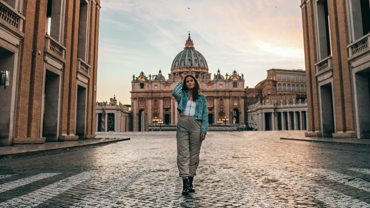 Déjate envolver por la cultura, la historia y la belleza que inunda cada rincón de la capital de Italia.