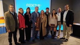 El equipo y directorio de Fedetur junto a la subsecretaria de Turismo, María Paz Lagos.&nbsp;
