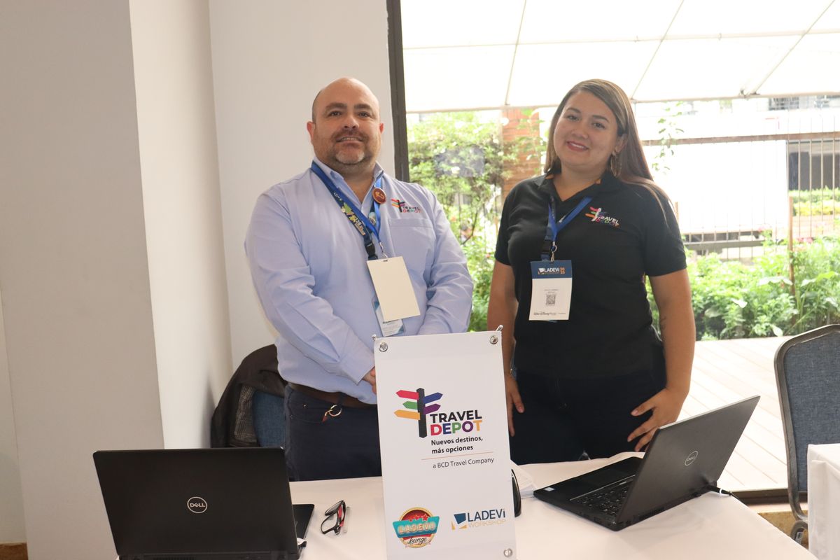 Equipo de Travel Depot en el Ladevi Workshop Bogotá.