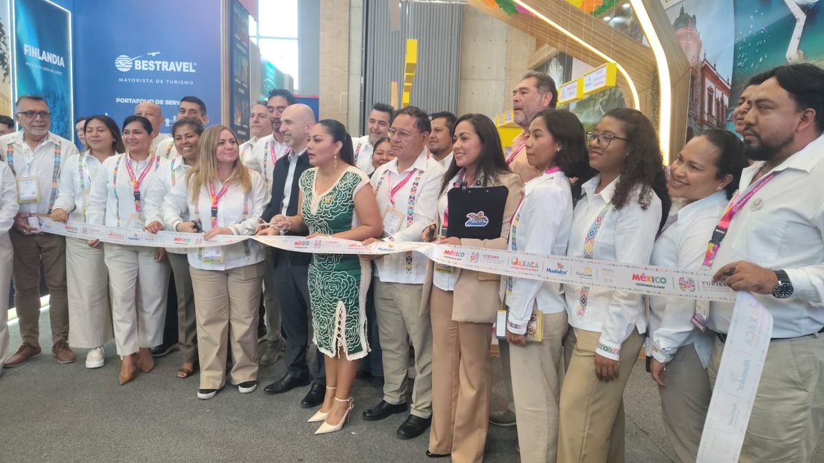 Inauguración stand de Oaxaca. 