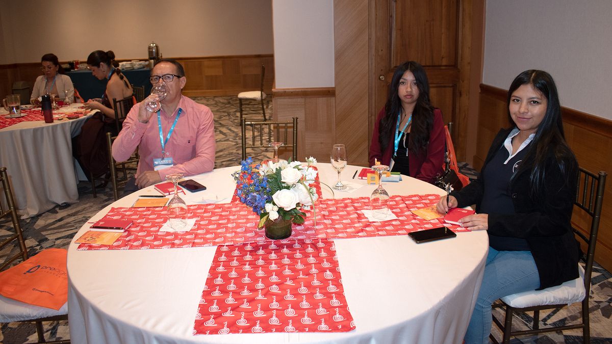 Capacitación de PromPerú en el Ladevi Workshop Quito. 